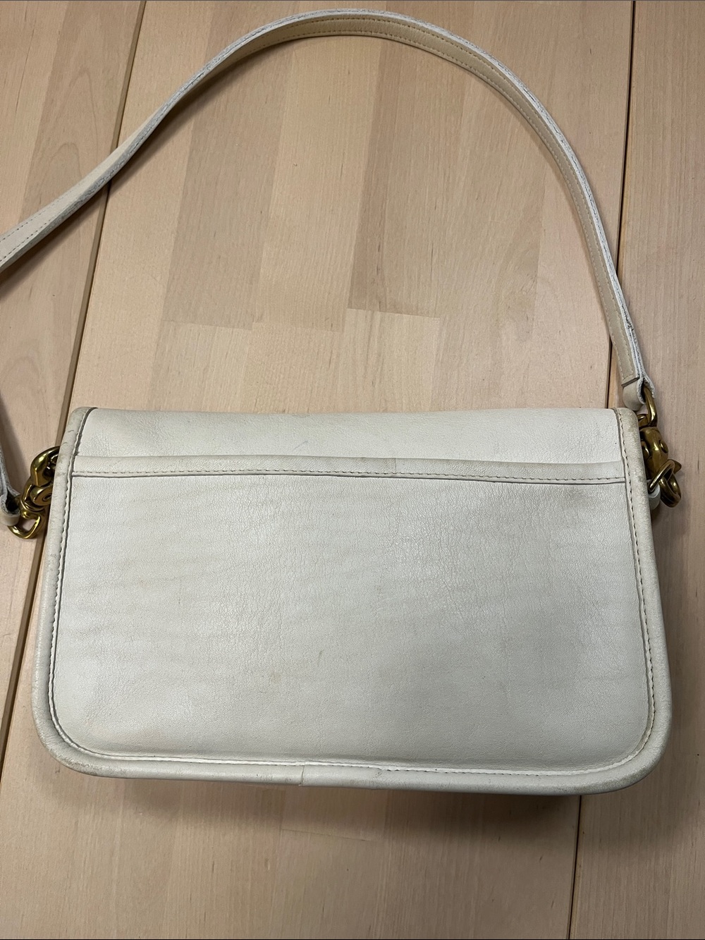 Vintage Cream Ivory Leather Coach Purse Bag with Brass Hardware No. 0952-325 - Picture 6 of 16